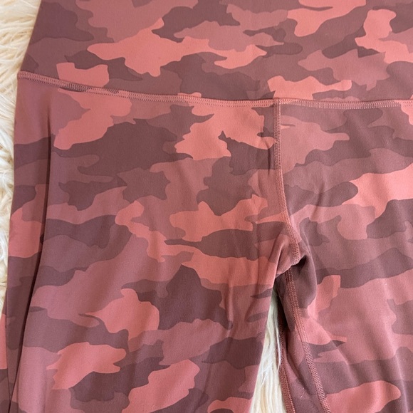 lululemon align pink camo leggings size 14 - 21 in inseam - Picture 4 of 7